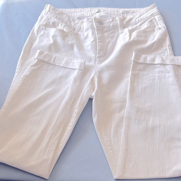 Jessica Simpsons  - Midrise straight cuff white Size 8/29 - Picture 1 of 9